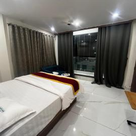 HOTEL SVR grand, hotelli kohteessa Puttaparthi