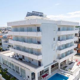 HOTEL SETTIBI 20m dalla spiaggia, hotell i Giulianova