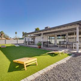 Walk to Riverview Park! Dog-Friendly Mesa Retreat