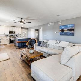 Waterfront Deck, Shell Knob Gem on Table Rock!