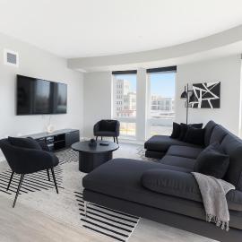 Vibrant 2BR with King Bed near US Bank - Heated Pool, hotel en Minneapolis