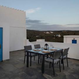Family- House in Chora, kythnos