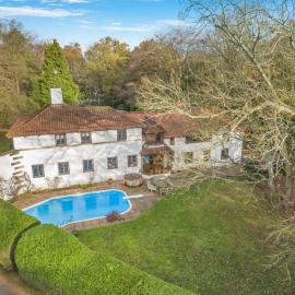 6 Bed in Englefield Green oc-e34166