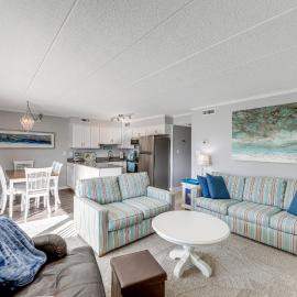 Walk to Beach! Modern Ocean City Condo w/ Balcony โรงแรมในโอเชียนซิตี