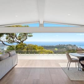 Bilgola에 위치한 호텔 Costal Three-Storey Home with Panoramic Sea Views
