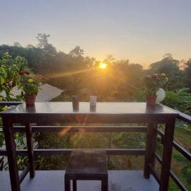 kanissta cafe & resort, hotel in Ban Hua Phrong