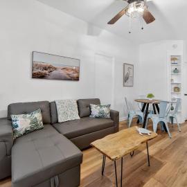 Vintage Florida Pet-Friendly Retreat
