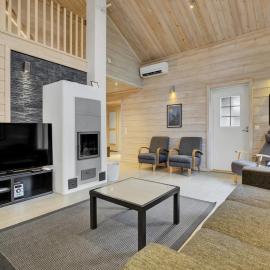 Villa Huurre - 200 m from the waters of Lake Pyhäjärvi, hotel in Pyhätunturi