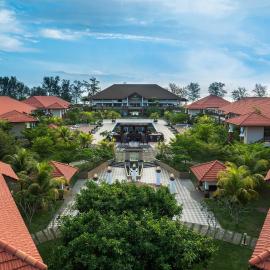 Tok Aman Bali Beach Resort @ Beachfront, hotel in Kampong Ayer Tawar