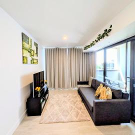 Brand New Cozy City Apartment with Balcony, Free Parking, Gym, Pool and Workspace, hotel in Canberra