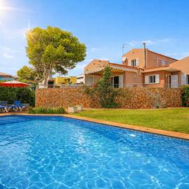 Villa Betonia, hotel a Punta Prima