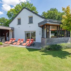 Holiday Home in Nadrin Filly with Garden
