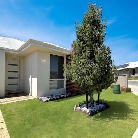 Spacious 3-Bed Home in Peaceful Byford โรงแรมในByford