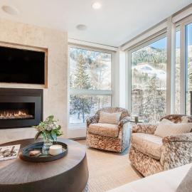 Ski-in Ski-Out 3BR with AC & Unobstructed Views, hotel sa Aspen