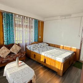 Sunleaf Homestay near Darjeeling Town Rampuria, Hotel in Jālāpahār