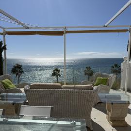 Mediterranean Escape with Panoramic Sea Views, hotel in Benalmádena