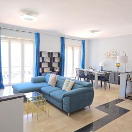 Residenza Cristallo, 150mq fronte mare con parcheggio in zona VIP