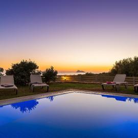 Villa Asfedilias, hotel u gradu 'Pitsidia'