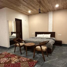 Hotel woods villa, מלון בBhucho