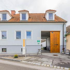 Weingut Krell, hotel in Mitterretzbach