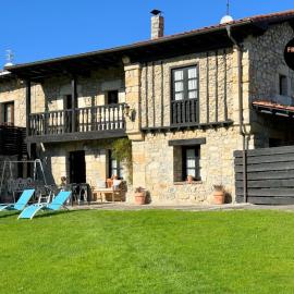 Casa Lula 1 Pendueles LLanes AR-685-AS, hotel di Llanes