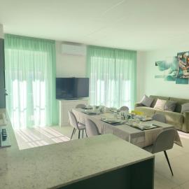 Residenza Ginevra in zona VIP, 4 camere, 4 bagni, fronte mare