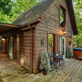 Romantic Hideaway- Pet Friendly, Hot Tub, Firepit, ξενοδοχείο σε Slade