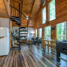 Gorgeous View Cabin-Pet Friendly, Hot Tub, Firepit, готель у місті Slade