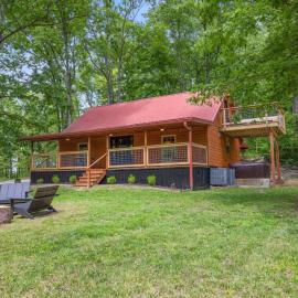 Furnace Mountain Retreat - Private Hot Tub, Ridgeline Views,10 Private Acres