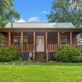 Heavenly Hideaway- Hot Tub, Firepit, Covered Patio, hotel a Beattyville