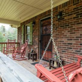 Carries Cottage- Hot Tub, Firepit, Covered Deck, hotel Camptonban
