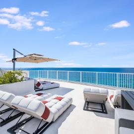 Point West Premier Rentals, Hotel in West Bay