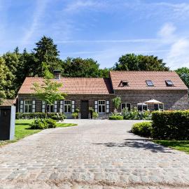 B&B 't Heirweggoed, hotel in Assenede