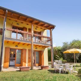 Casa Flora, hotel Gardában