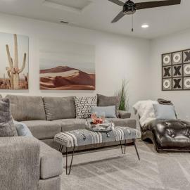 Stunning Home - Private Hot Tub, Heated Pool - Great Location