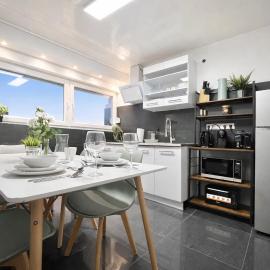 STN Kocherwald Suite - Ferienwohnung mit 4 Schlafzimmer, 8 Big Beds, Parkplatz & Balkon, Highspeed WLAN, Netflix Premium, Zentral zu Audi & Schwarz Gruppe