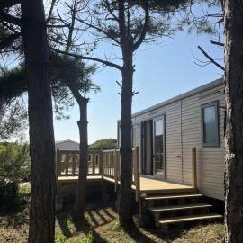 Bungalow neuf dans les dunes, accès direct à la plage, hotel in Dannes