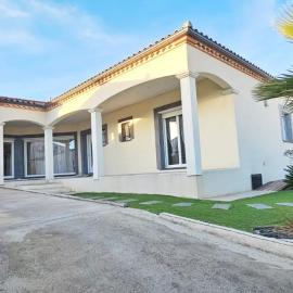 Maison vacances avec piscine Pennautier – hotel w mieście Pennautier