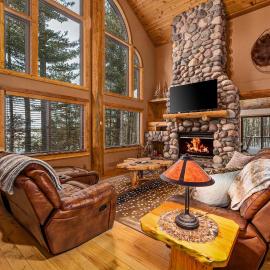 LogLand Lakehouse in Arbor Vitae WI, hotel din Boulder Junction