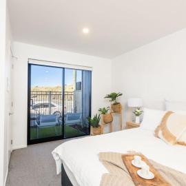 Private ensuite room on the beach, hotel in Christchurch