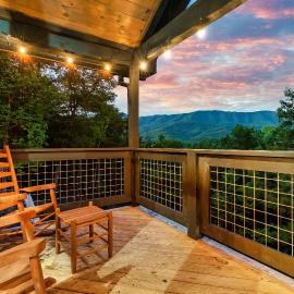 Beautiful Smoky Mountain Views with Hot Tub Game Room, хотел в Гетлинбург