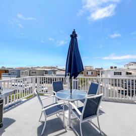 2Br Beach Escape W Oceanview Deck, 2 Houses From The Sand By Beachview Rentals