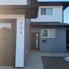 Private Entrance Two Bedrooms FastWiFi Parking