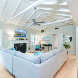 Updated 3Br Beach Home W Patio And Bbq, In Prime Location By Beachview Rentals