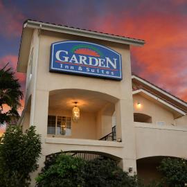 Garden Inn and Suites Fresno โรงแรมในเฟรสโน