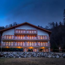 Panorama Pietrei Craiului, hotel in Zărneşti