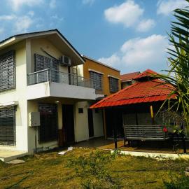 Luxurious Farm House - Nature, Peace, Privacy, Hotel in Surat