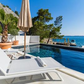 Villa Palazzo Maestral beachfront by Villas Guide