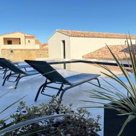 Villa familiale avec piscine,15 min des plages
