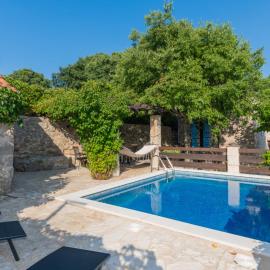 Villa Toni - Makarska by Villas Guide, Hotel in Zmijavci